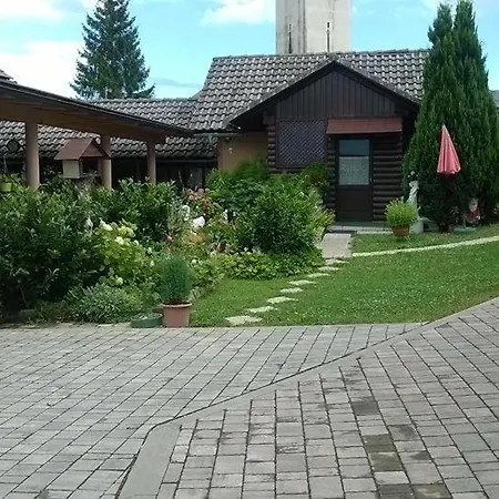 Bivanje na kmetiji Turizem Grabrijan, Jasmina Grabrijan S.p. Adlesici