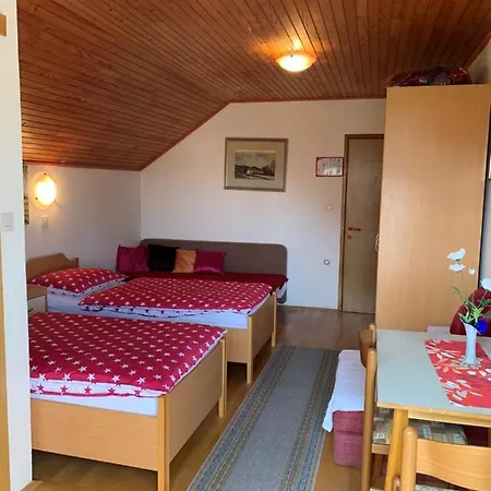 Turizem Grabrijan, Jasmina Grabrijan S.p. * Adlesici