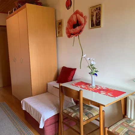 Farm stay Turizem Grabrijan, Jasmina Grabrijan S.p. Adlesici